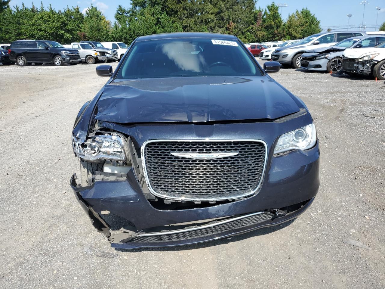 Chrysler 300 Limited Image 8