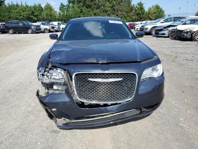 Chrysler 300 Limited Image 8