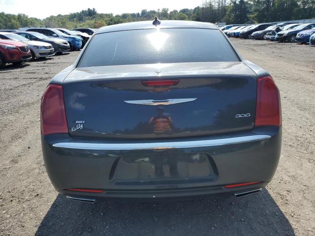 Chrysler 300 Limited Image 6