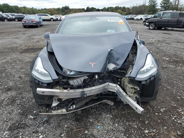 Tesla Model 3 Image 4