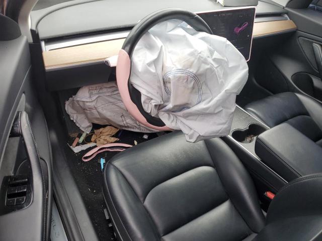 Tesla Model 3 Image 9