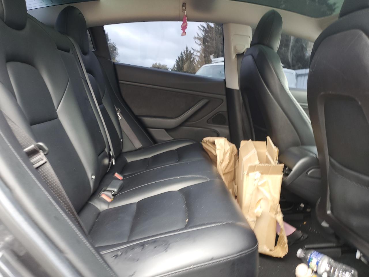 Tesla Model 3 Image 10