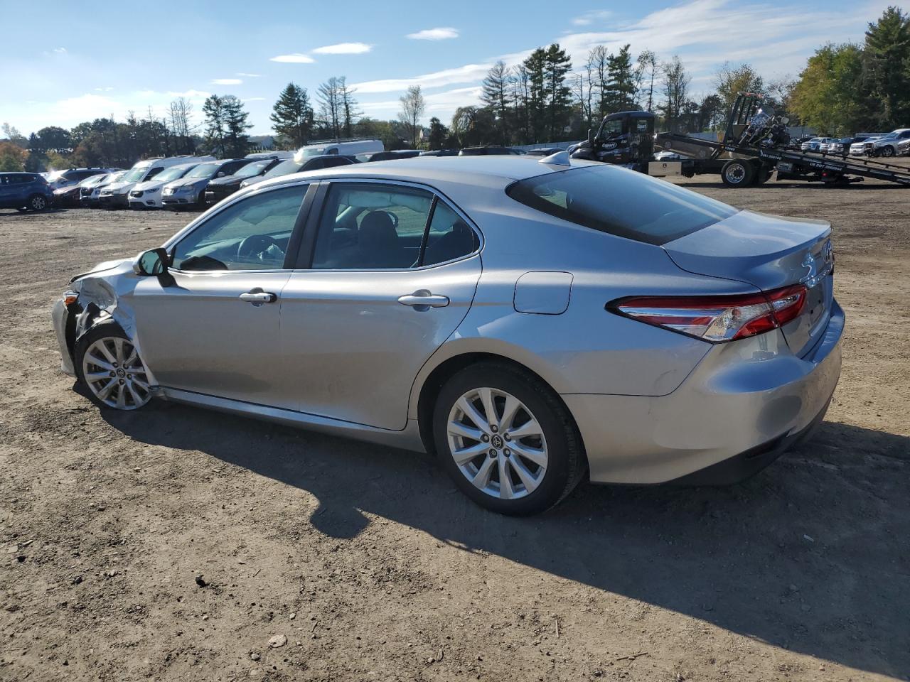 Toyota Camry L Image 11