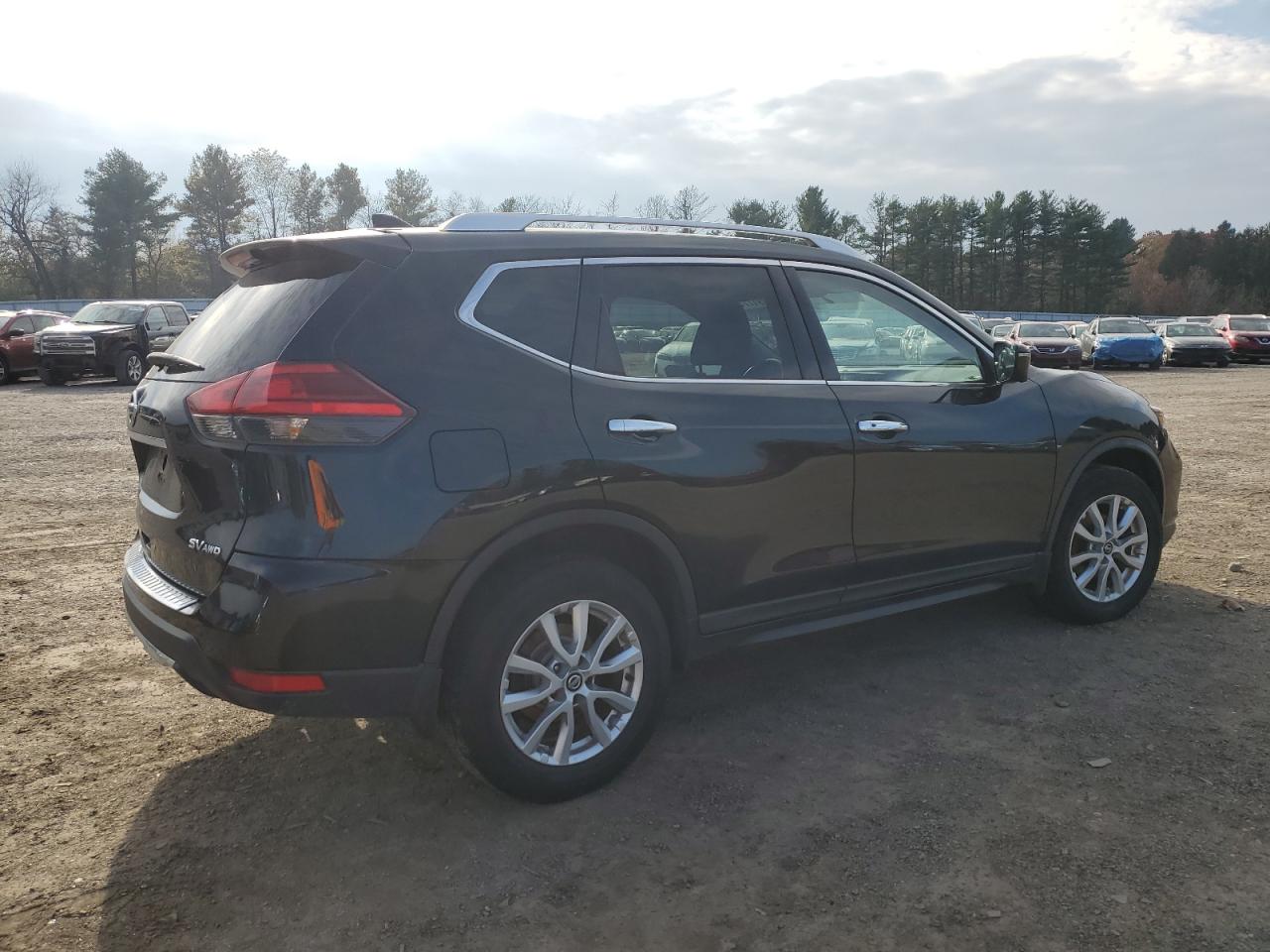 Nissan Rogue S Image 2