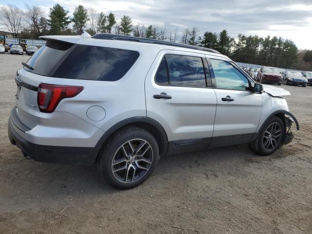 Ford Explorer Sport Image 5