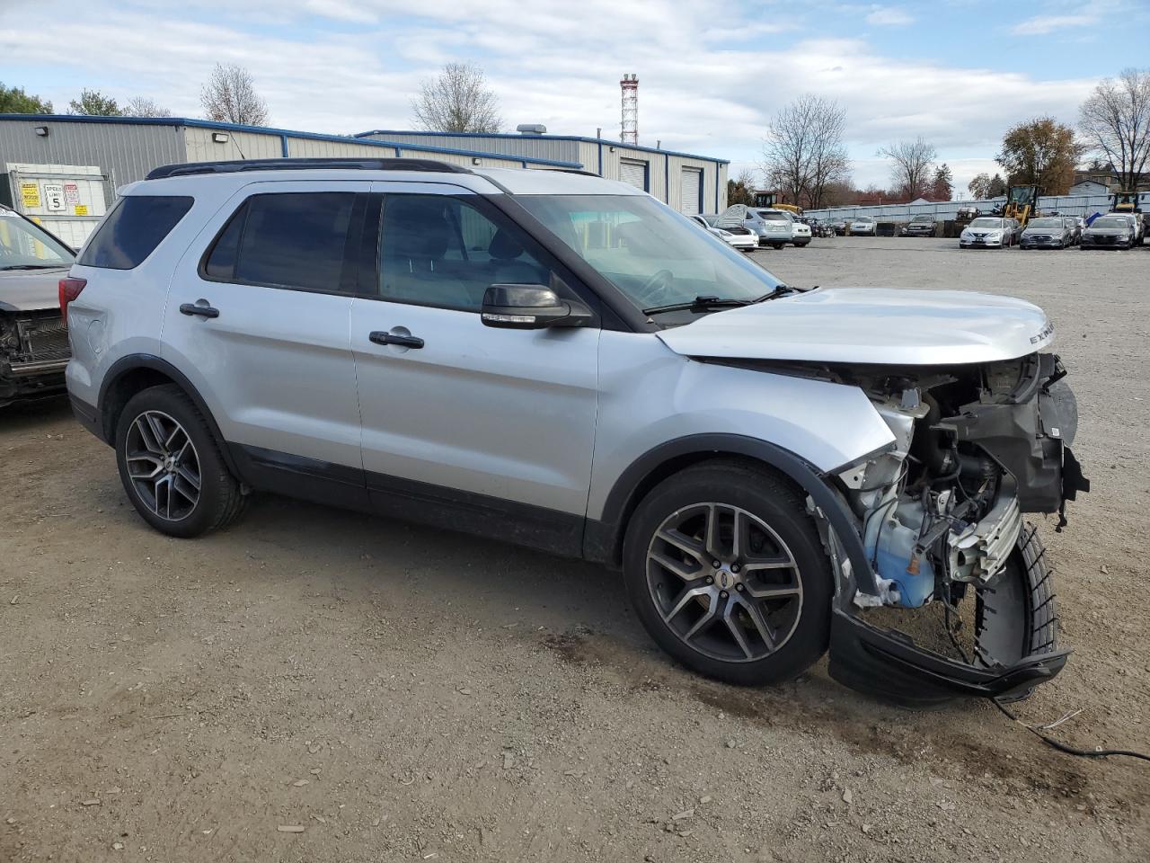 Ford Explorer Sport Image 4