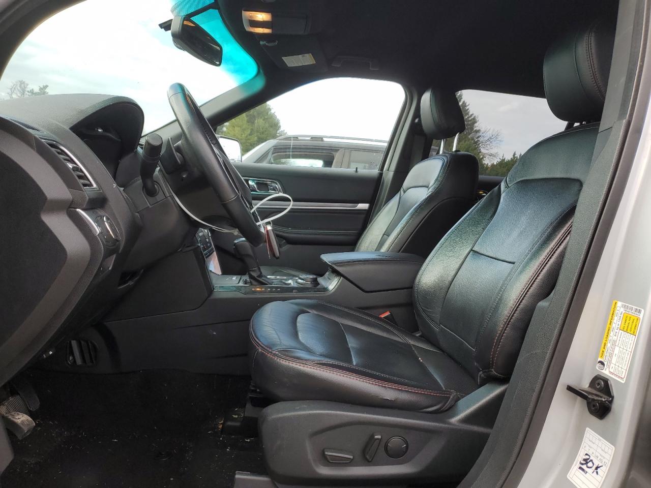 Ford Explorer Sport Image 3