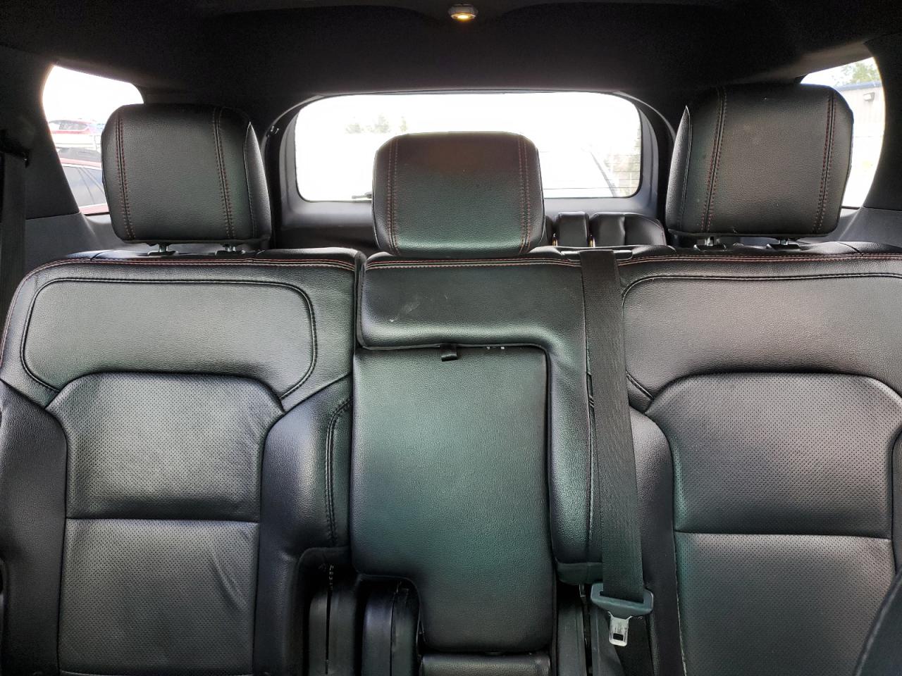 Ford Explorer Sport Image 9