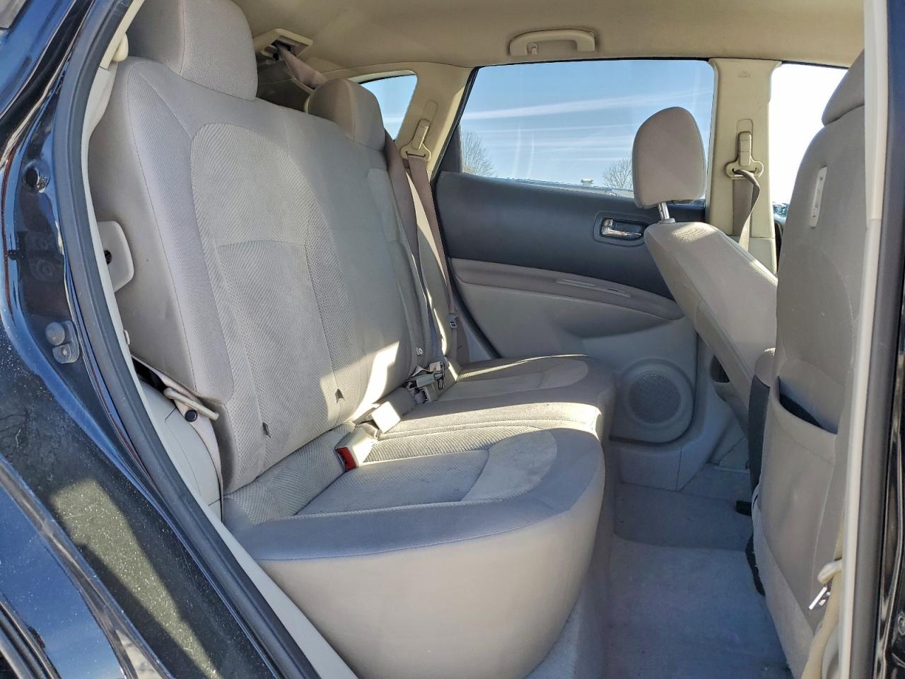 Nissan Rogue S Image 9