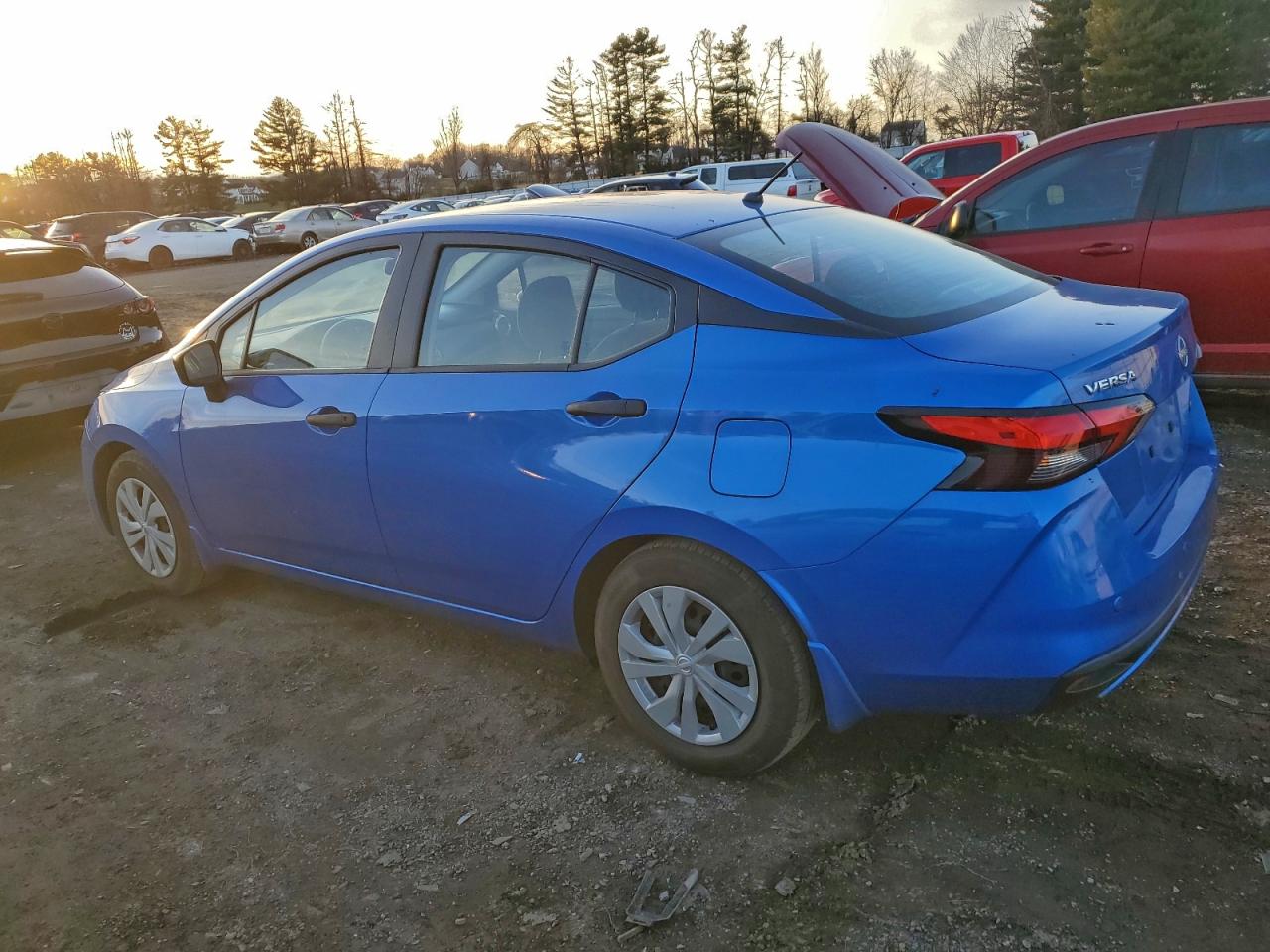 Nissan Versa S Image 2