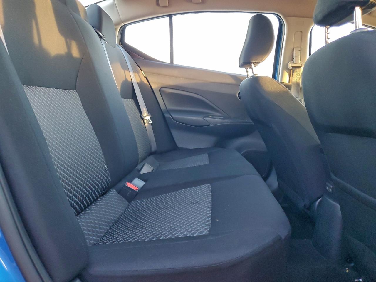 Nissan Versa S Image 10