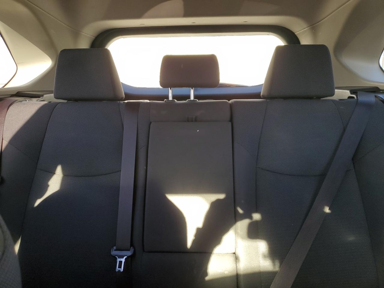 Toyota RAV4 Le Image 7