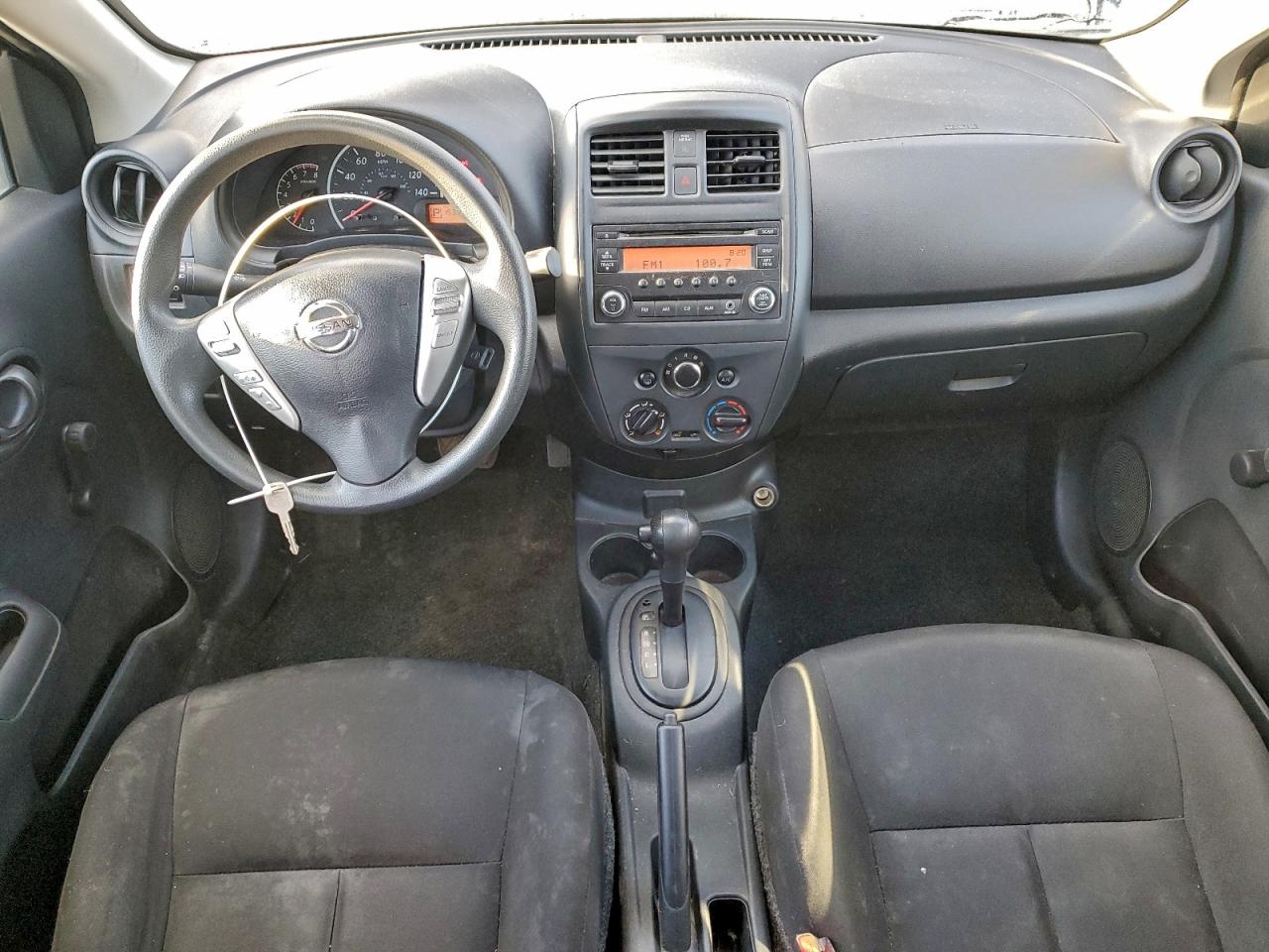 Nissan Versa S Image 12