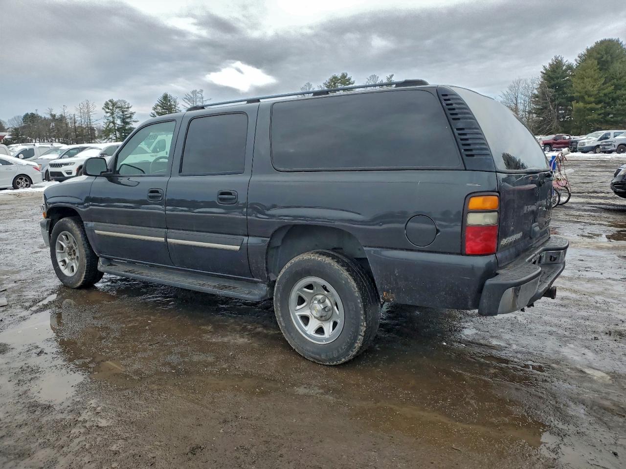 Chevrolet Suburban K1500 Image 2