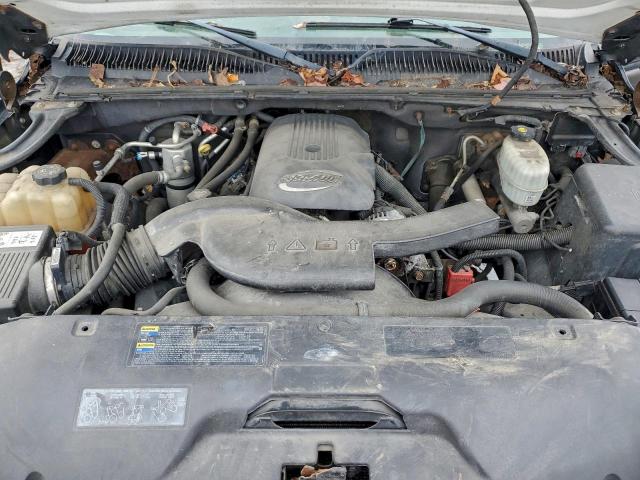 Chevrolet Suburban K1500 Image 10