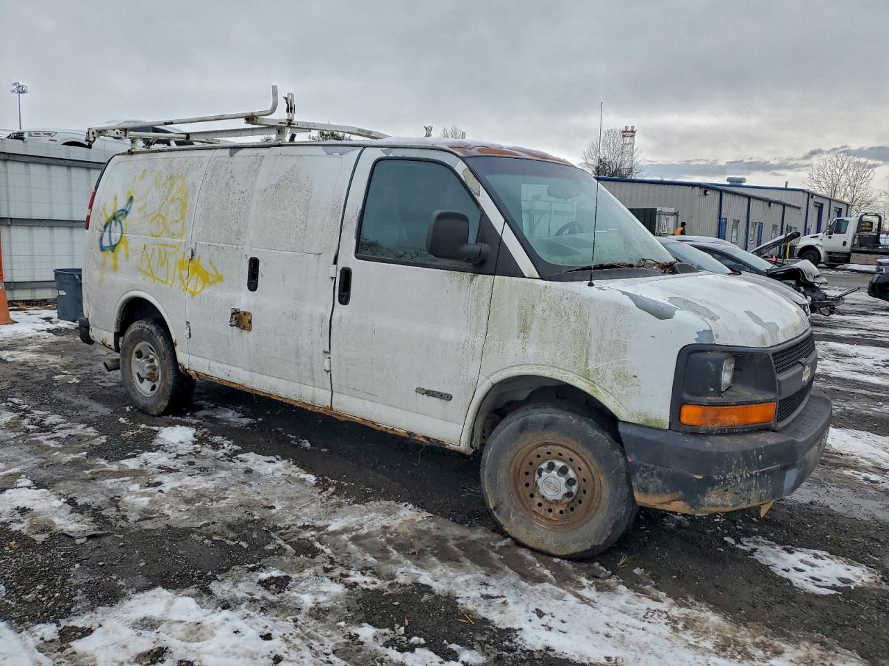 Chevrolet Express Image 3