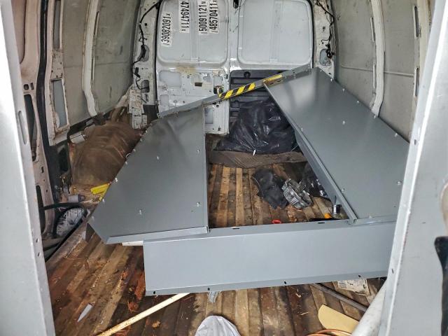 Chevrolet Express Image 12