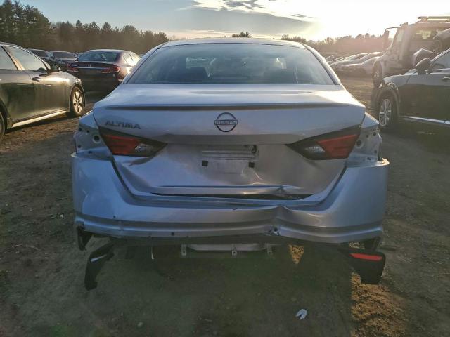 Nissan Altima S Image 5