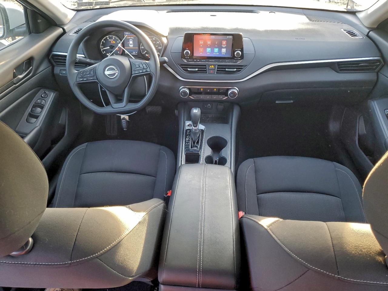 Nissan Altima S Image 9