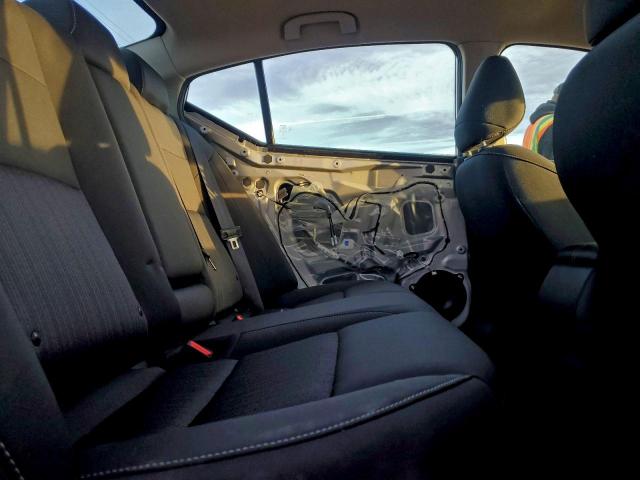 Nissan Altima S Image 12