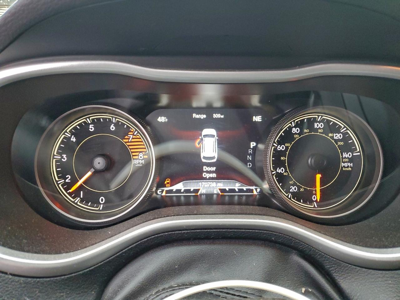 Jeep Cherokee Trailhawk Image 2