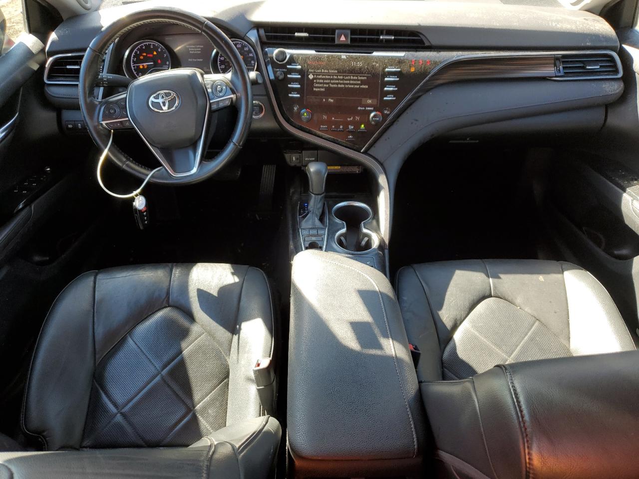 Toyota Camry L Image 6