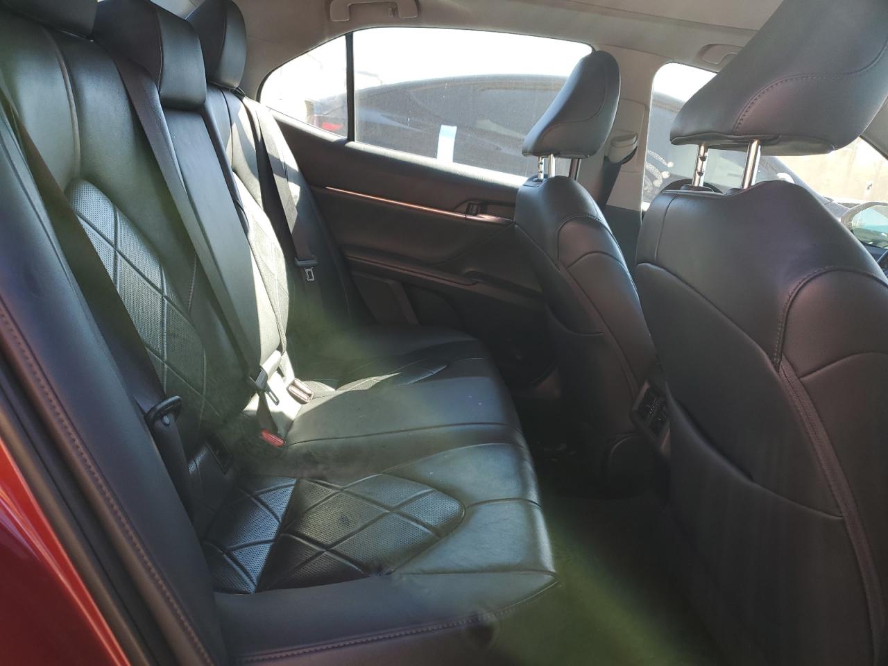 Toyota Camry L Image 11