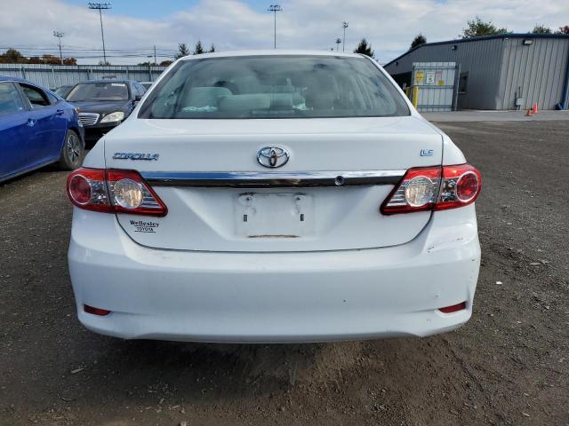 Toyota Corolla Base Image 13