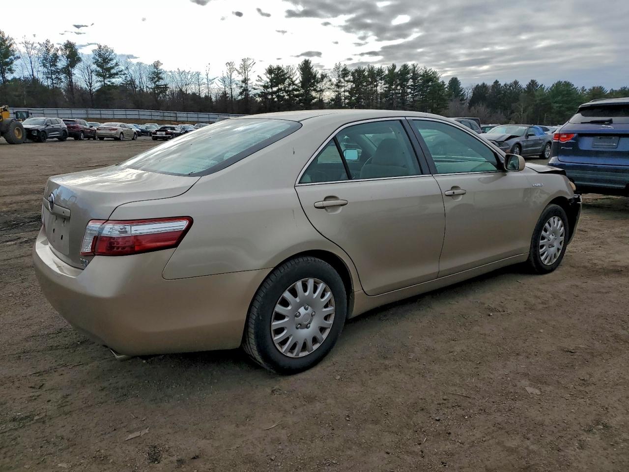 Toyota Camry Hybrid Image 12