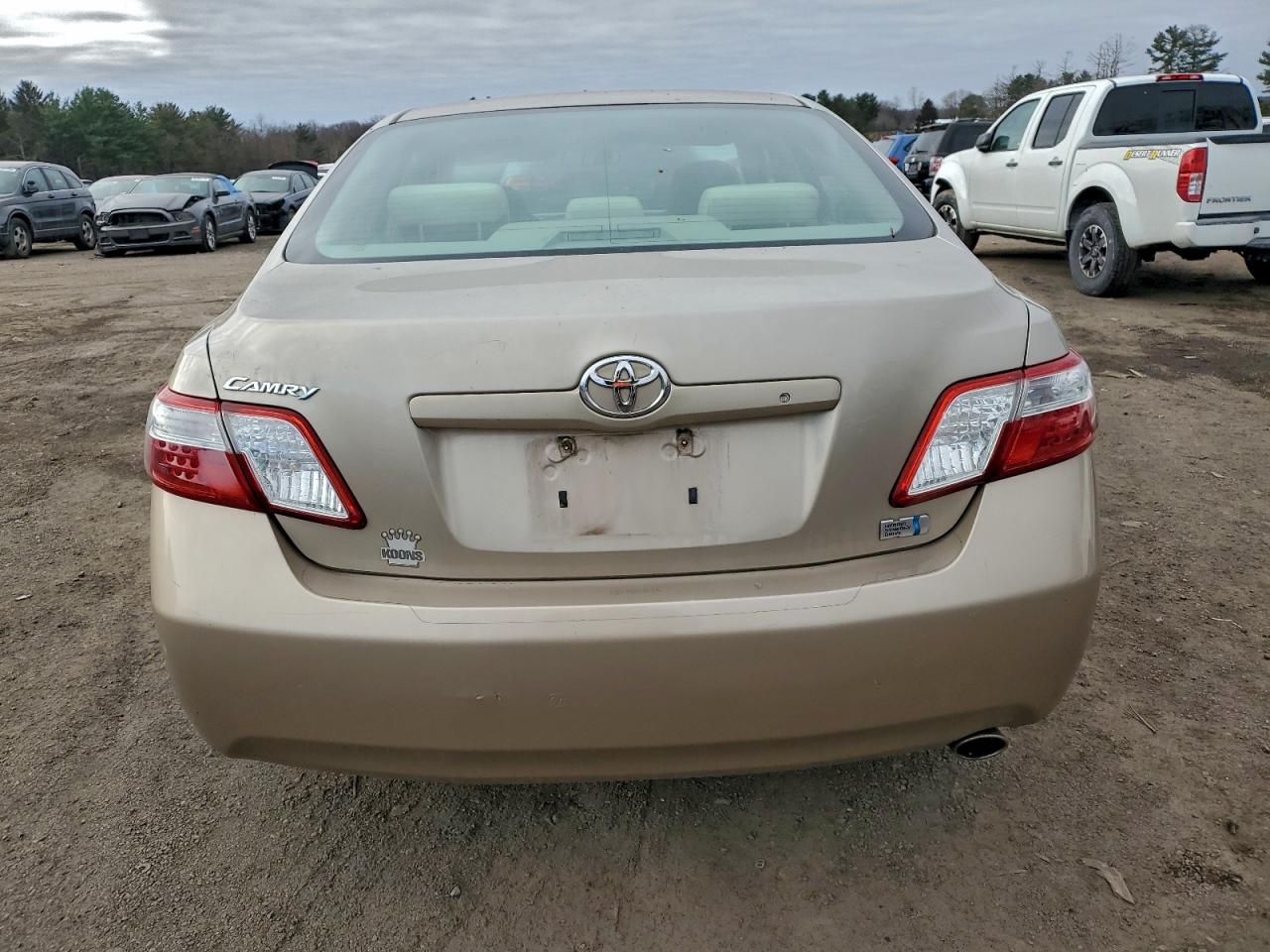 Toyota Camry Hybrid Image 6