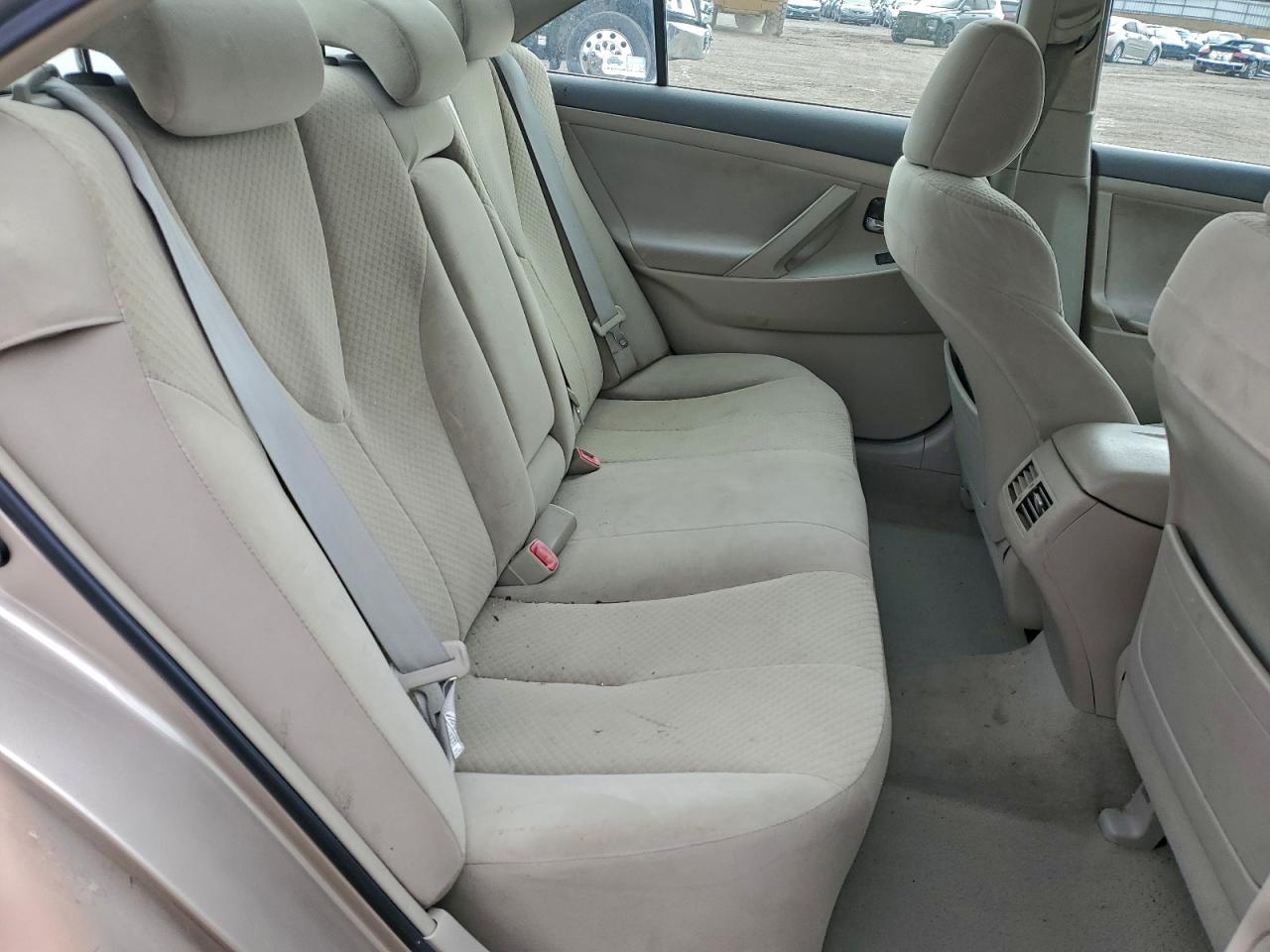 Toyota Camry Hybrid Image 11