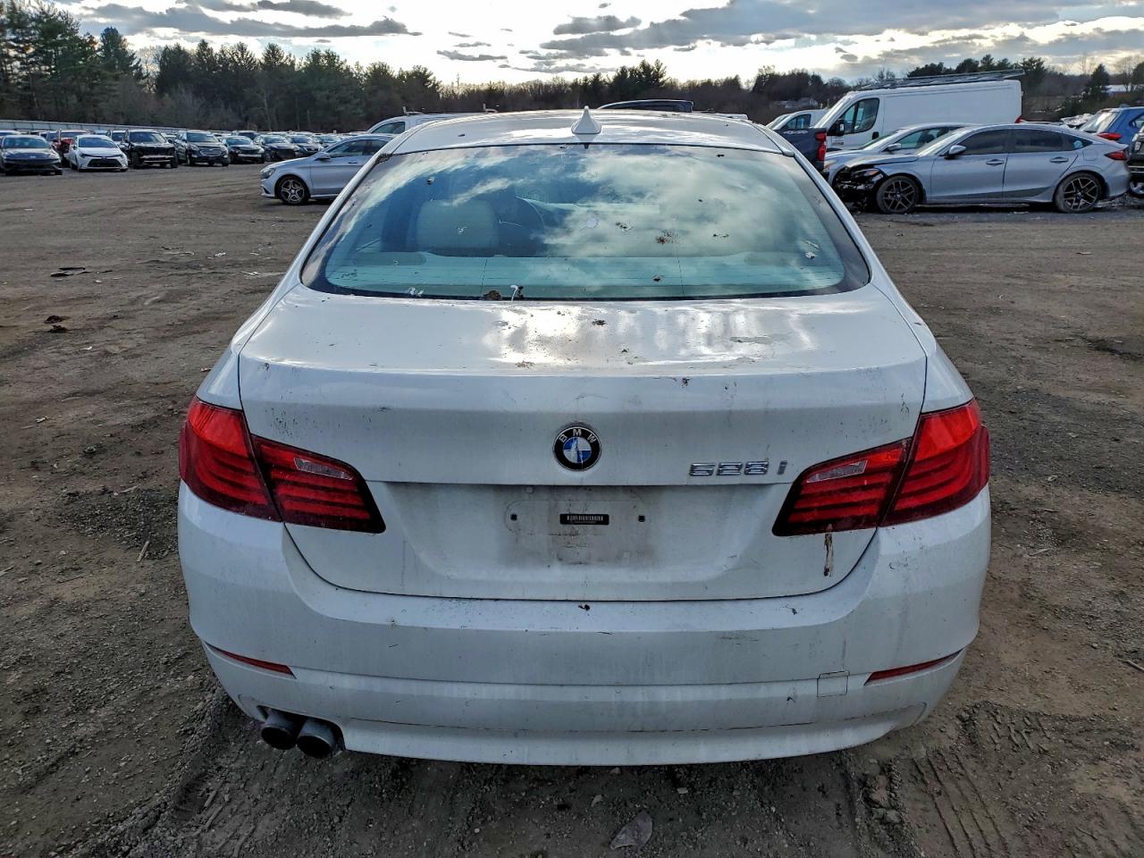 BMW 5 Series I Image 2