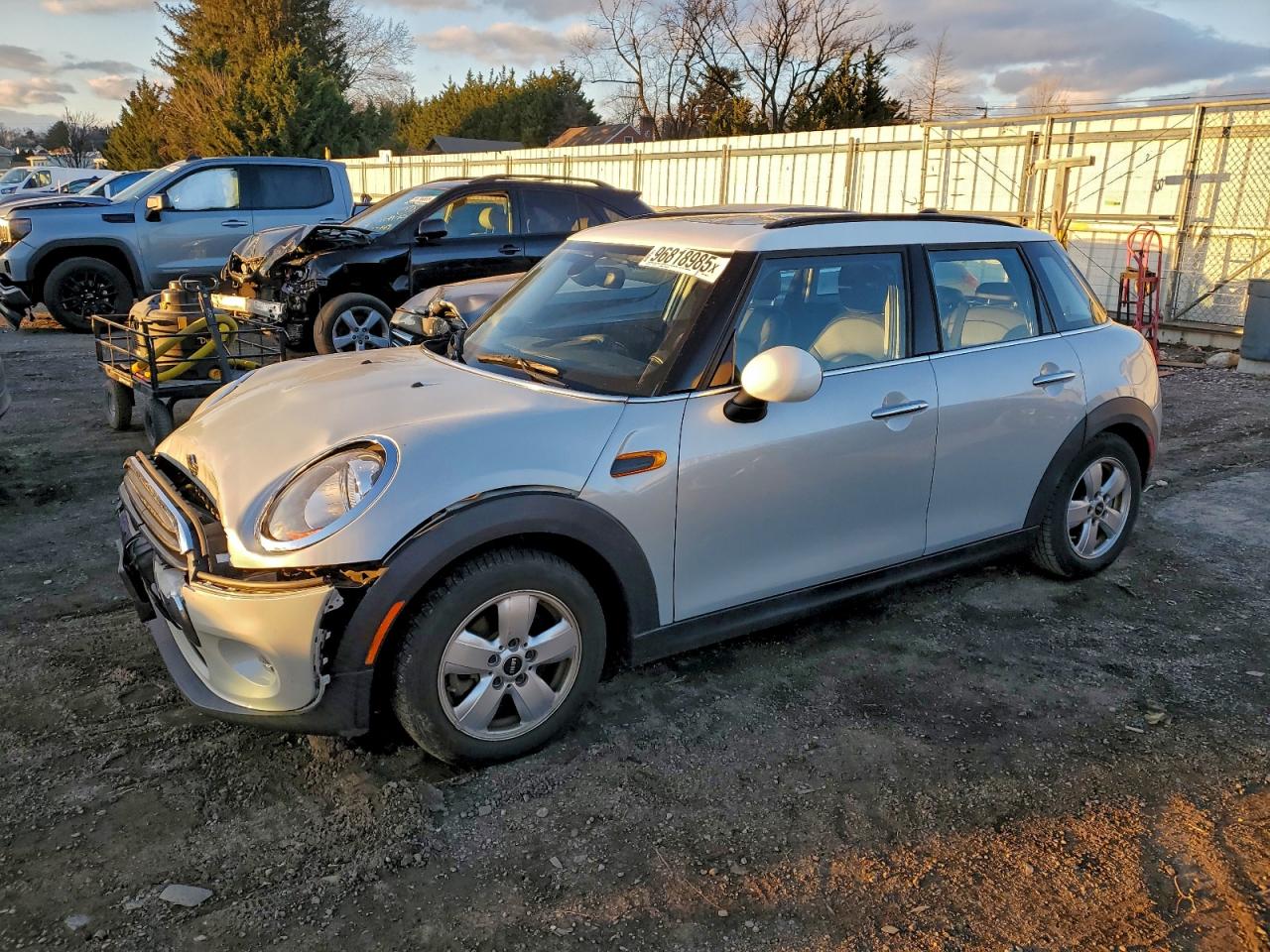 MINI Cooper Image 1
