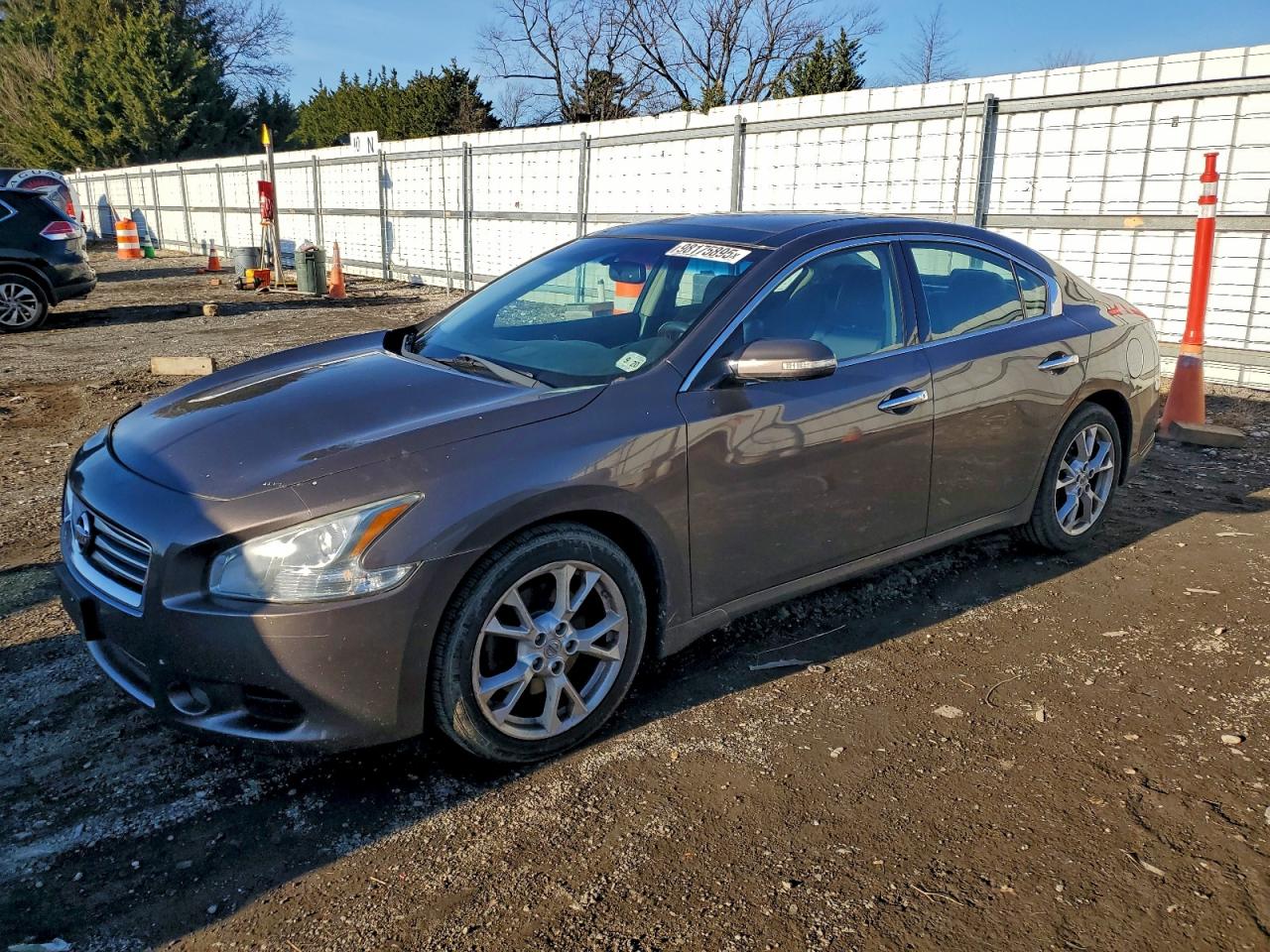 Nissan Maxima S Image 1