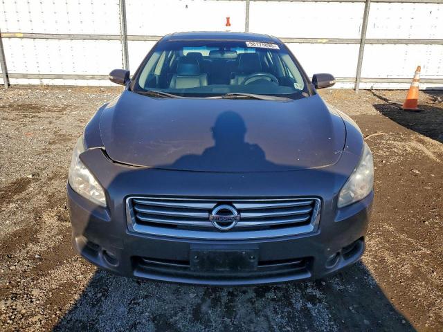 Nissan Maxima S Image 8