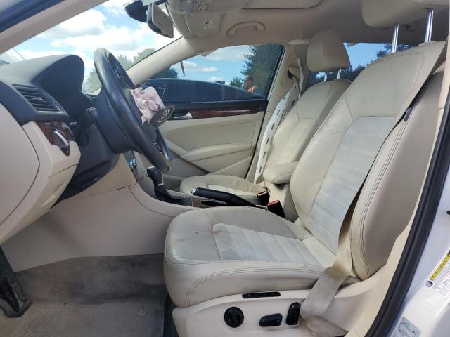 Volkswagen Passat Sel Image 12
