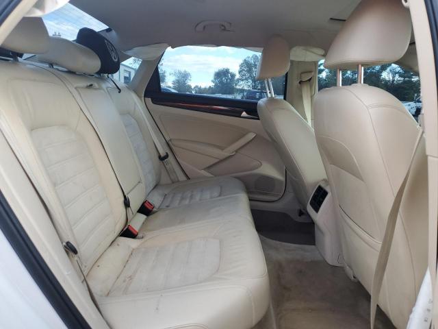 Volkswagen Passat Sel Image 9