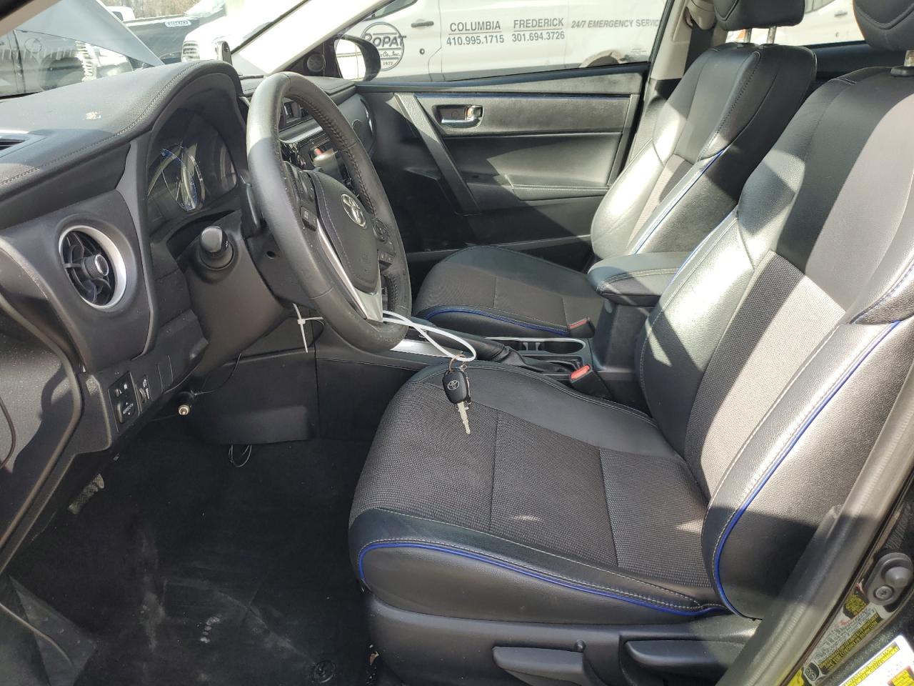 Toyota Corolla L Image 12