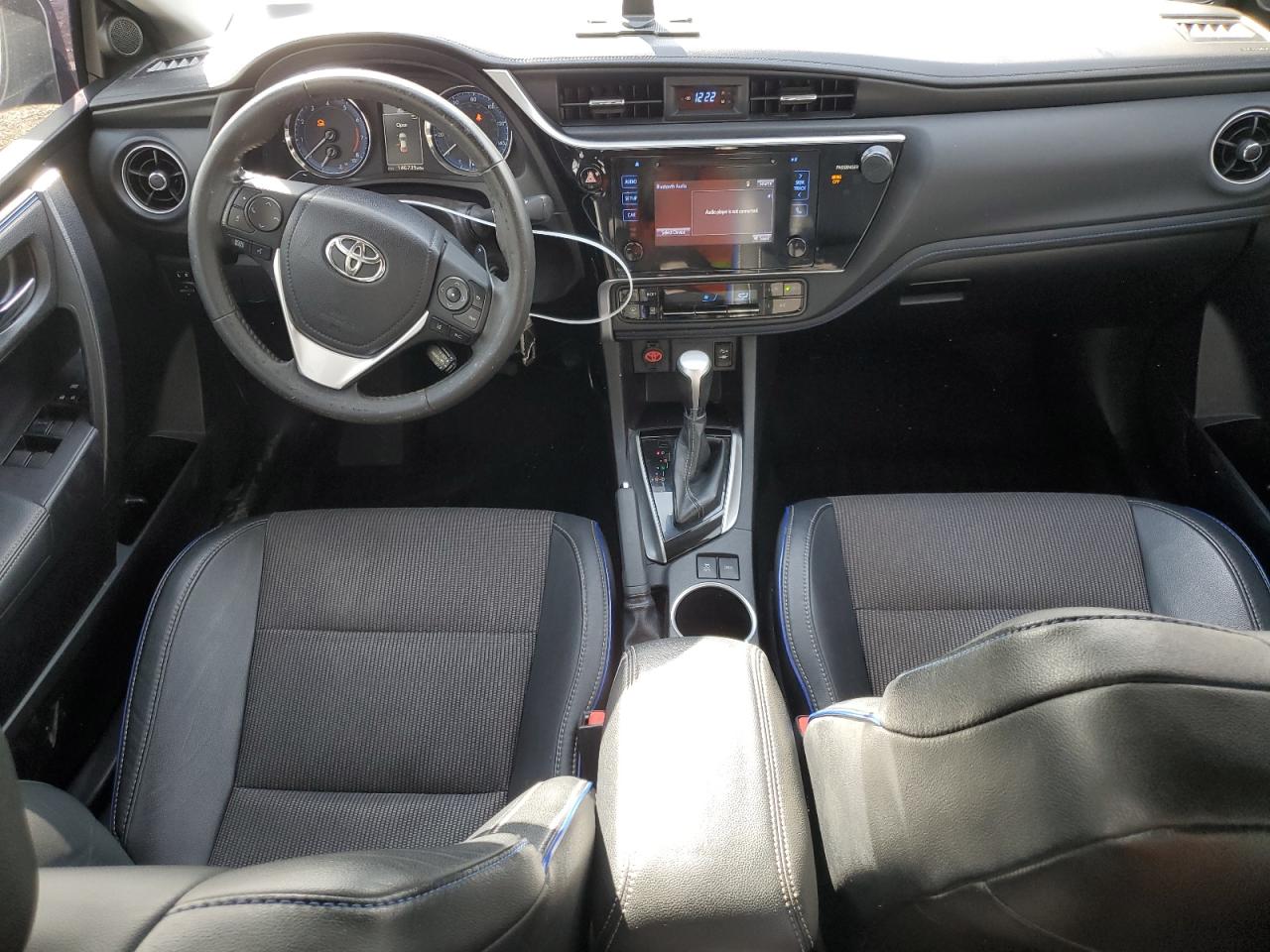 Toyota Corolla L Image 3