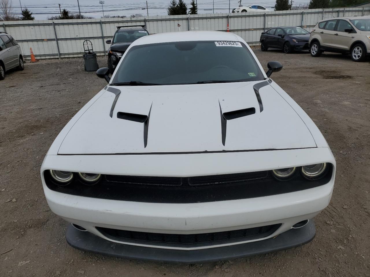 Dodge Challenger Sxt Image 3