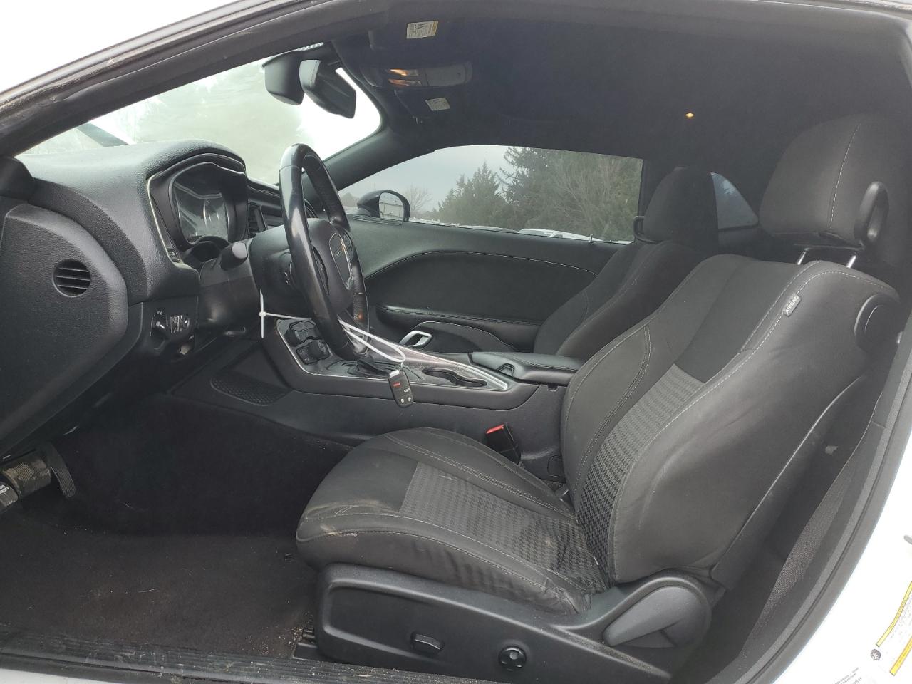 Dodge Challenger Sxt Image 2