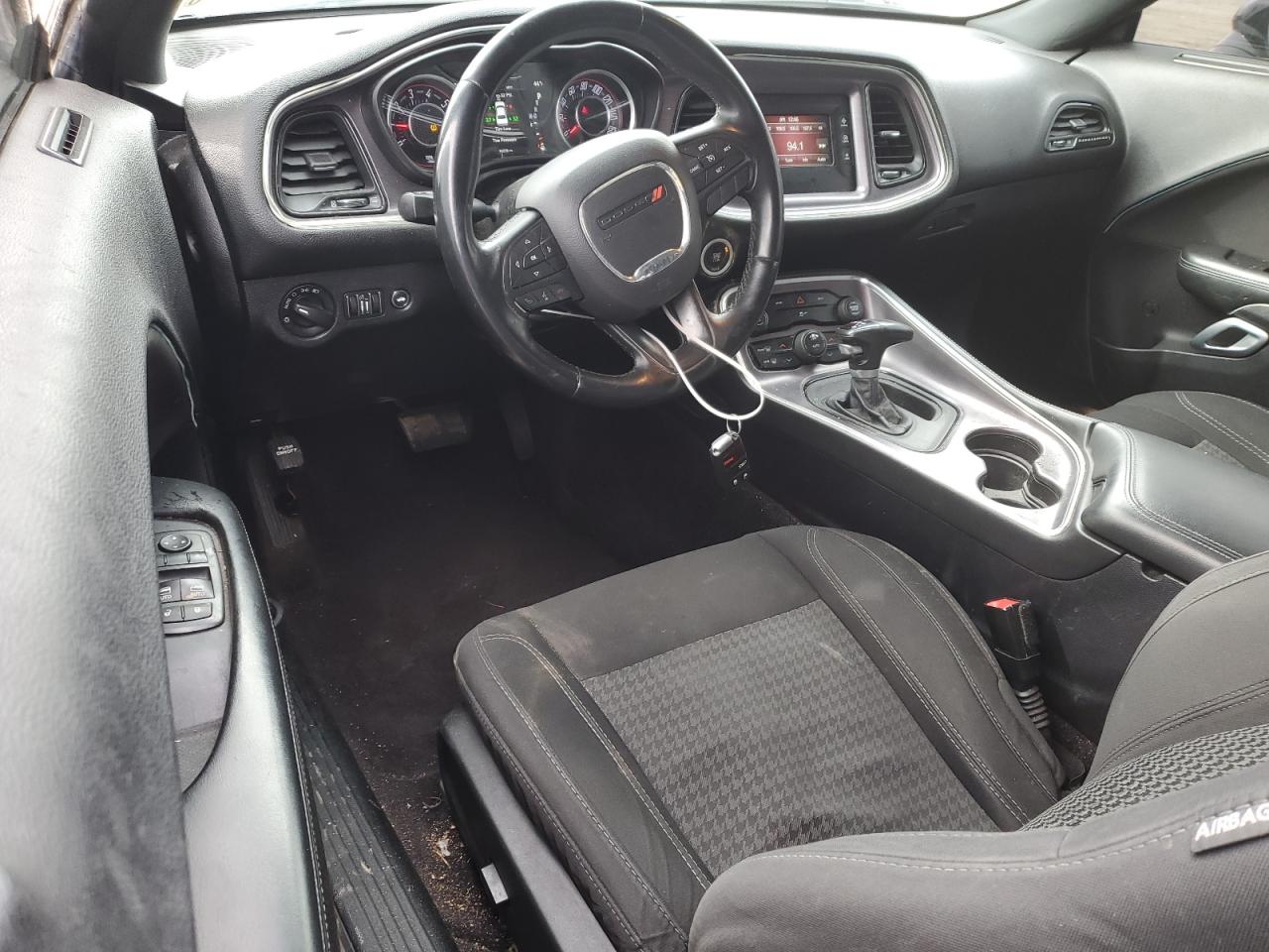 Dodge Challenger Sxt Image 12