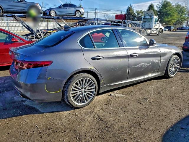 Alfa Romeo Giulia Ti Q4 Image 6