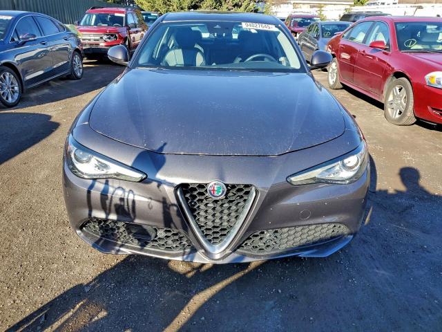 Alfa Romeo Giulia Ti Q4 Image 3