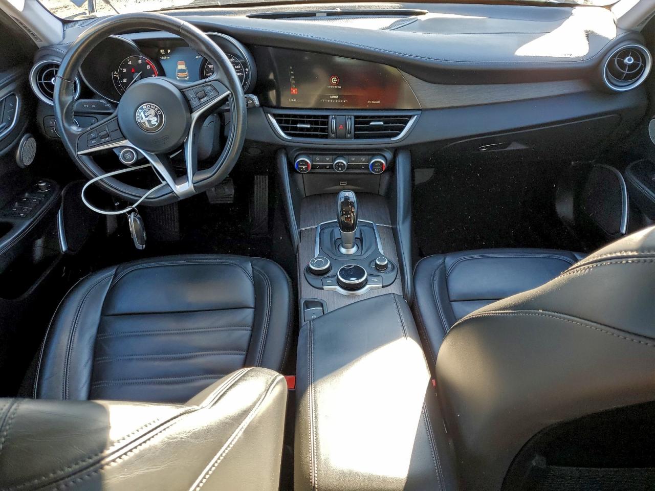Alfa Romeo Giulia Ti Q4 Image 8