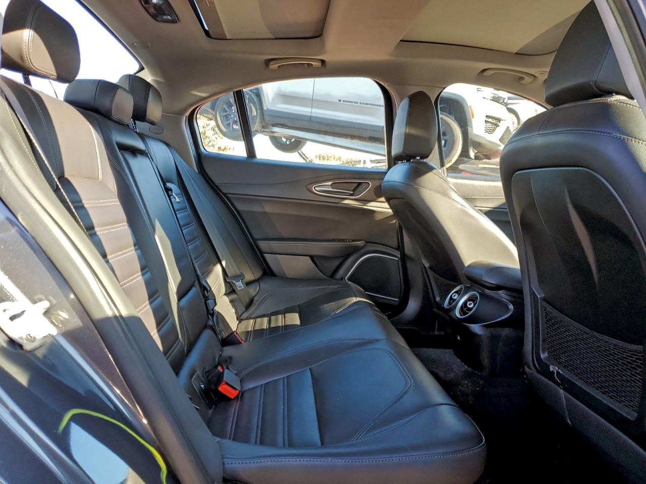 Alfa Romeo Giulia Ti Q4 Image 9