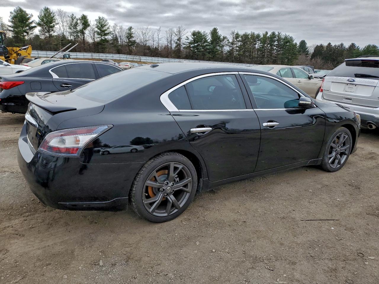 Nissan Maxima S Image 3