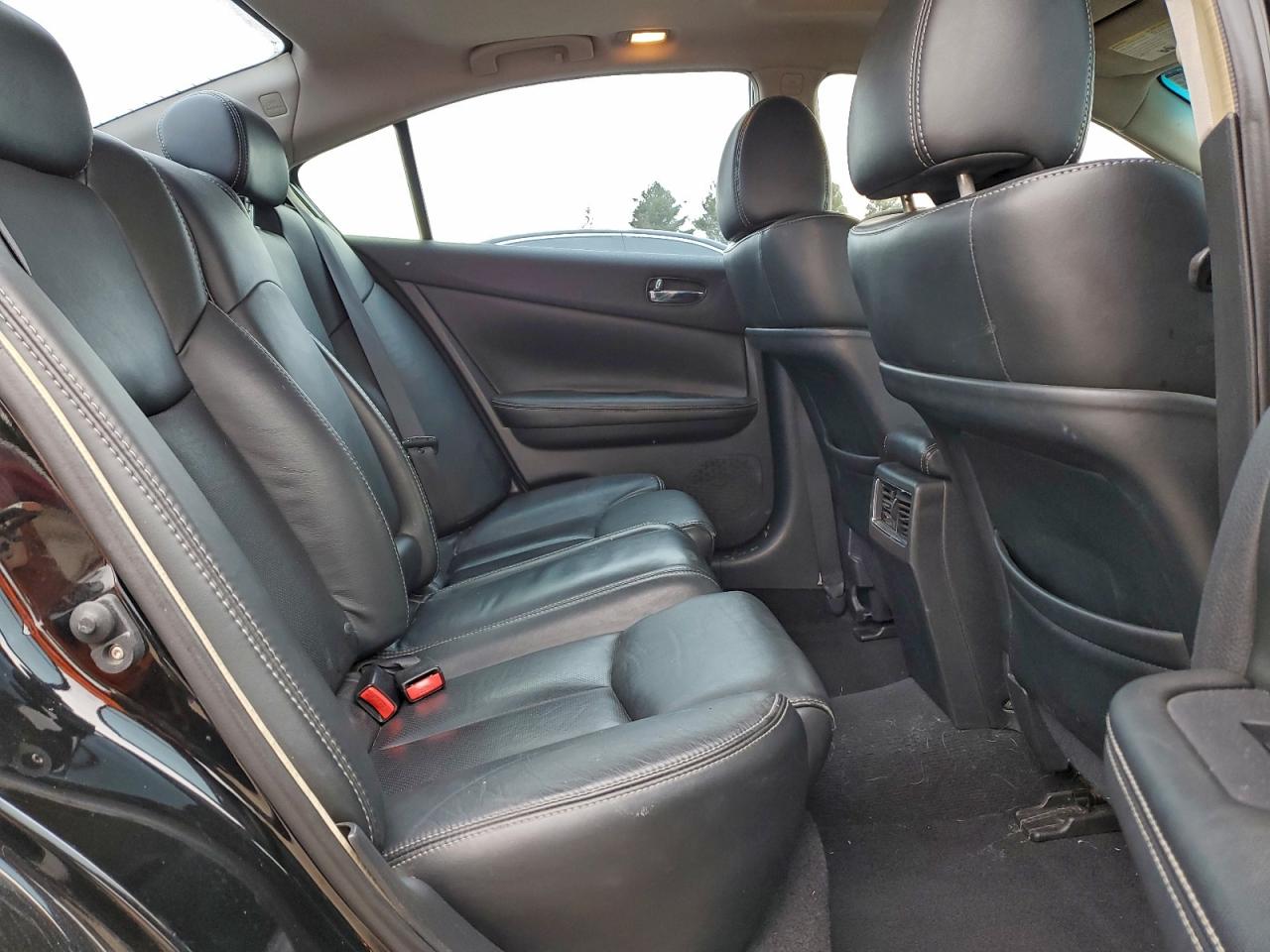 Nissan Maxima S Image 12