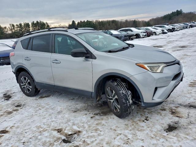 Toyota RAV4 Le Image 13