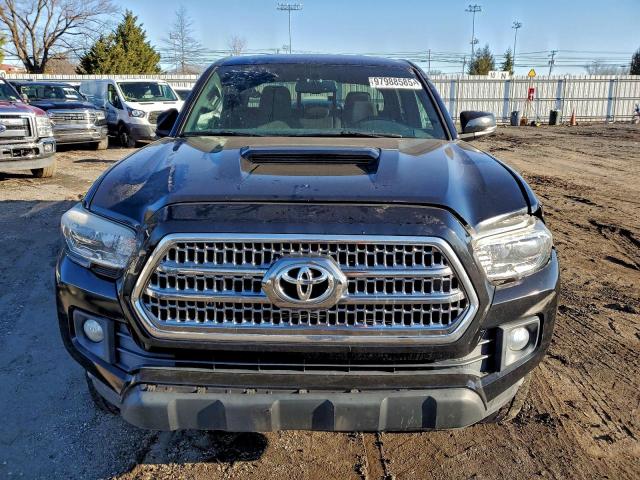 Toyota Tacoma Double Cab Image 12